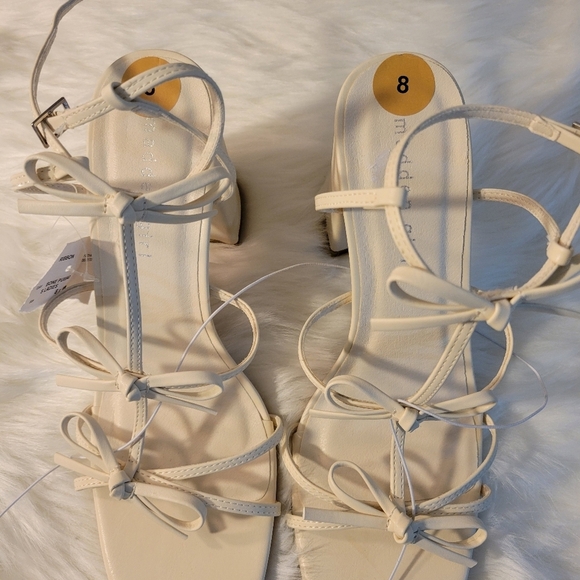 Madden Girl Elegant Cream Strappy Sandals - Picture 2 of 6